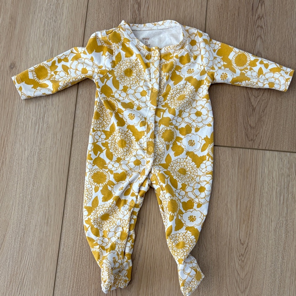 Ever & Ever Baby Footed Sleeper‎ 0-3M Yellow Floral Snap Pajamas